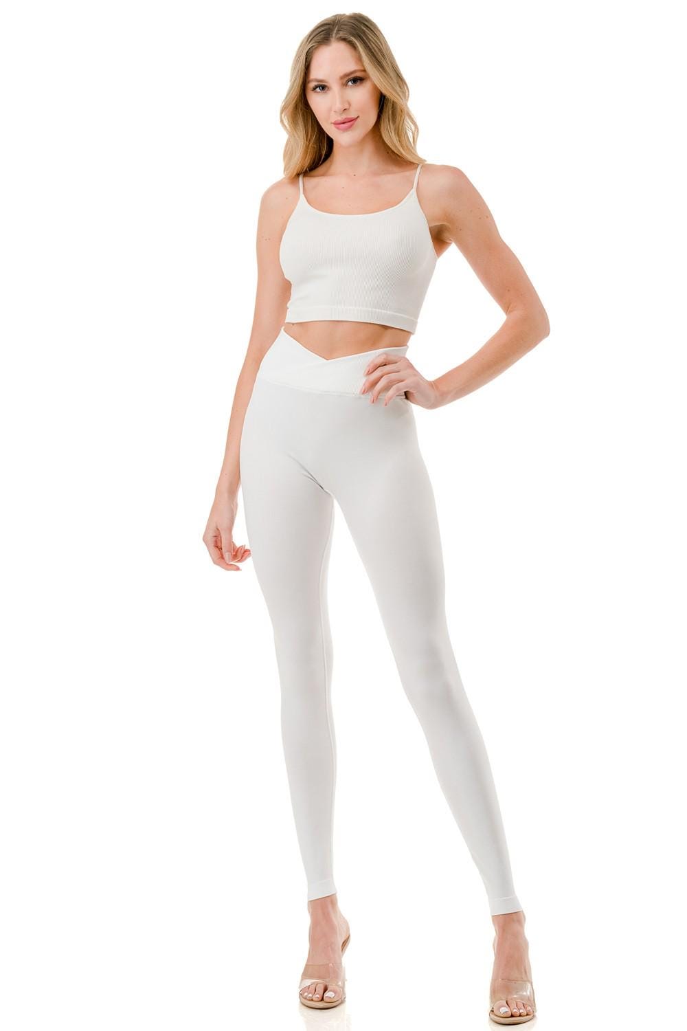 Women’s V-Waist Booty Scrunch Leggings in White Ribbed